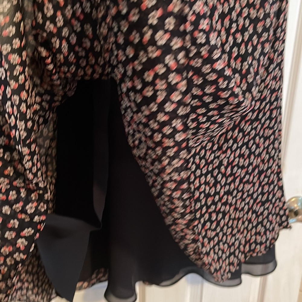 Beautiful skirt - Picture 3 of 3